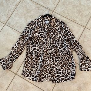 Roll sleeve blouse with tags